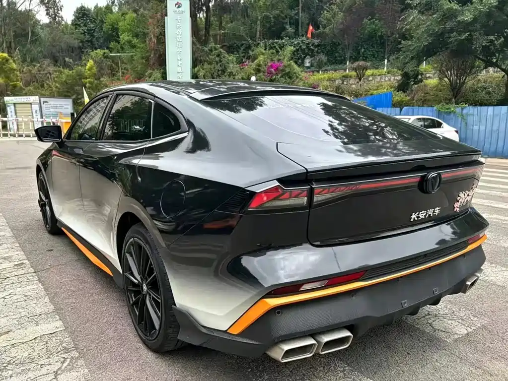 Changan UNI-V 2024 1.5T Luxury Sport