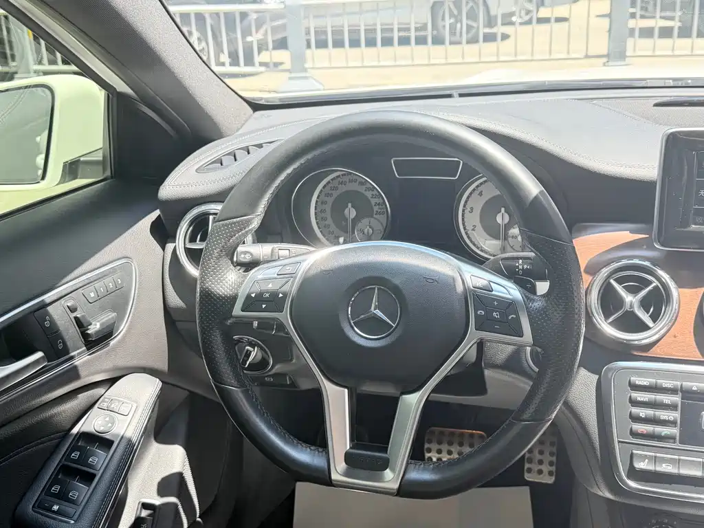 Mercedes-Benz GLA — миниатюра 14