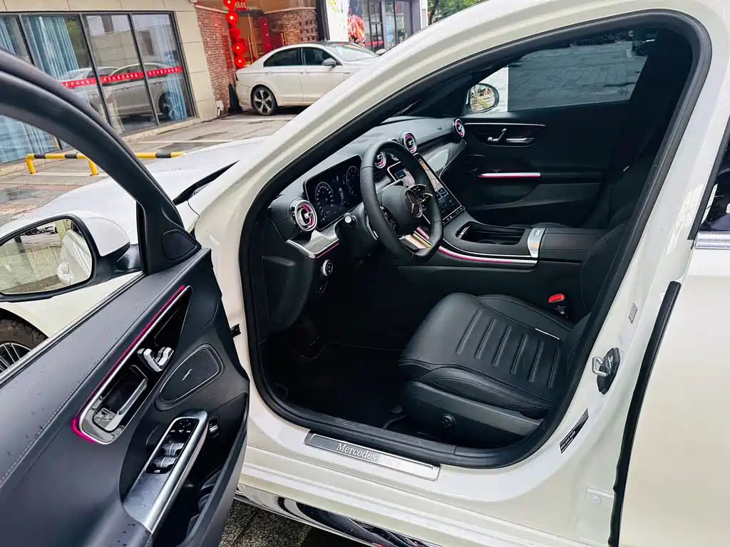 Mercedes-Benz C-Class — миниатюра 3