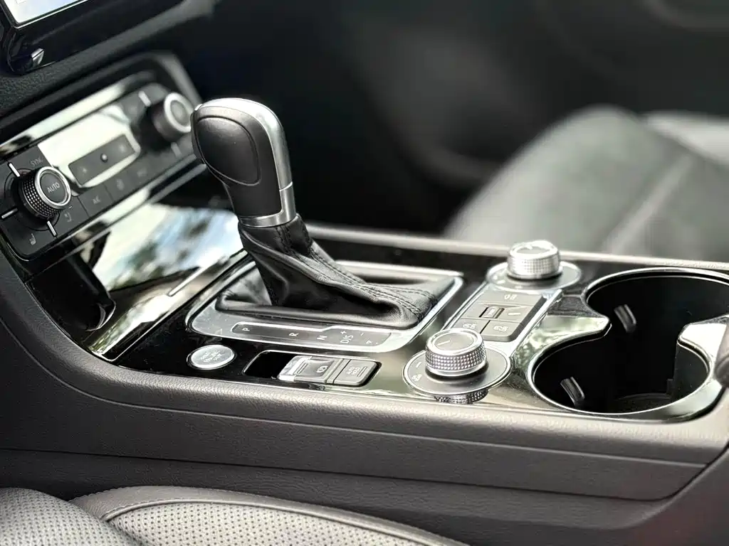 Volkswagen Touareg — миниатюра 6