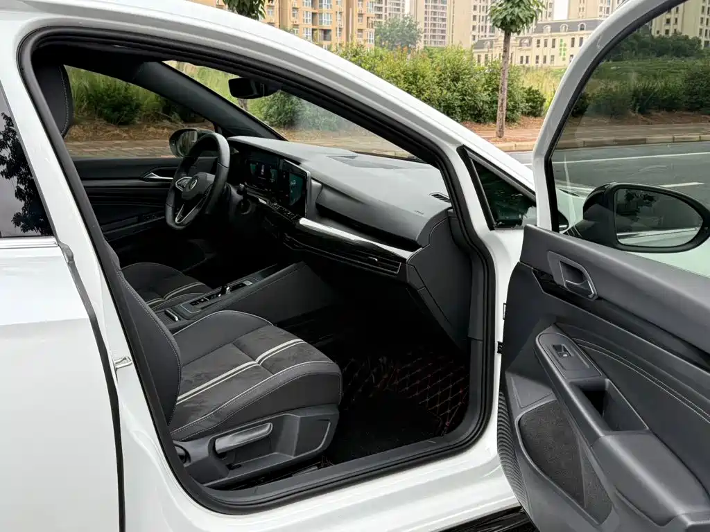 Volkswagen Golf — миниатюра 4