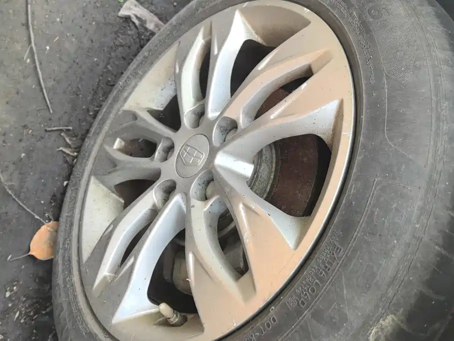 Geely Emgrand 2016 1.5L MT