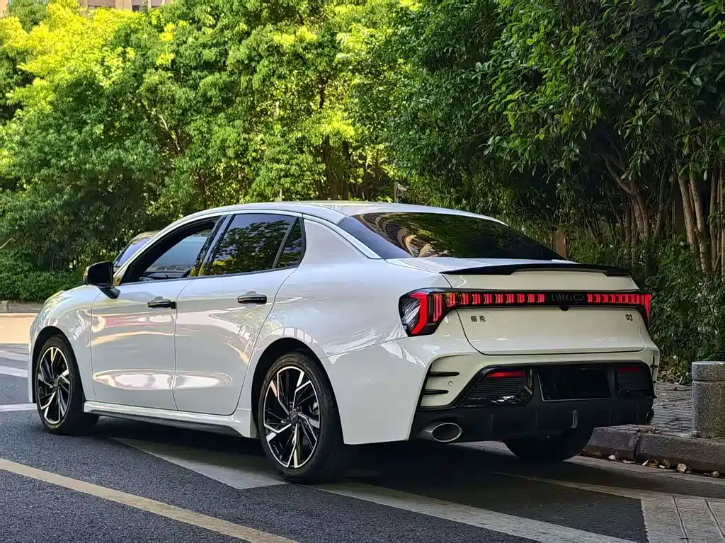 Lynk & Co 03 — миниатюра 3