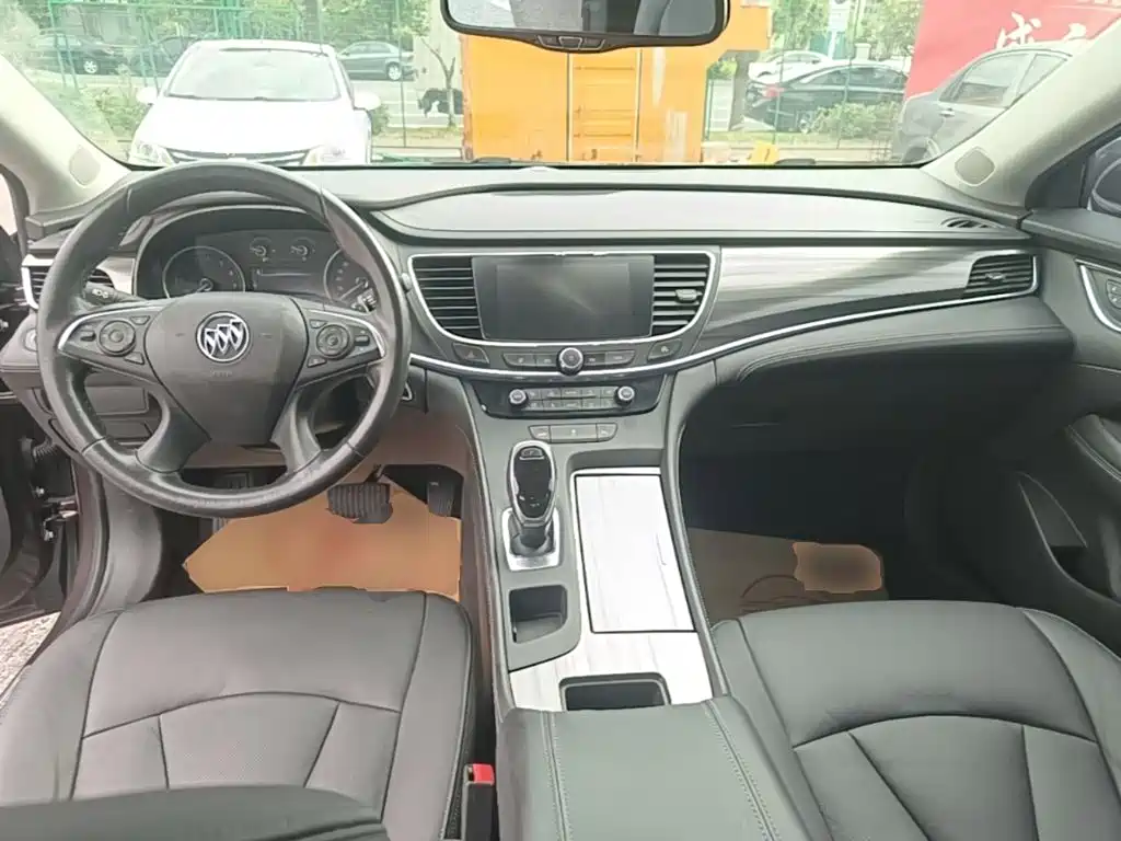 Buick LaCrosse — миниатюра 10