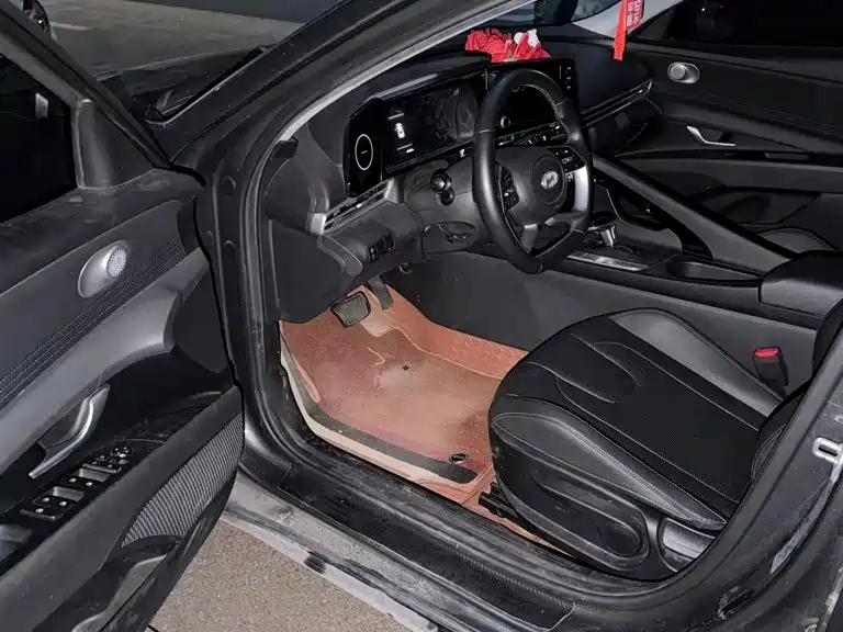 Hyundai Elantra — миниатюра 4