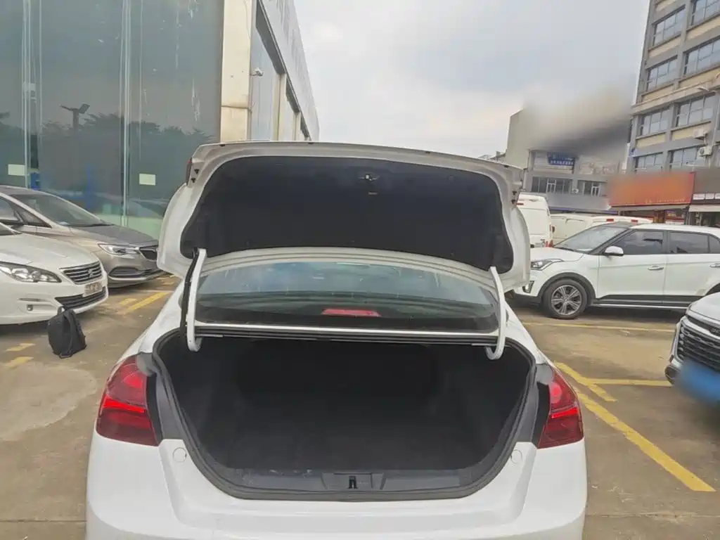 Geely Emgrand — миниатюра 19