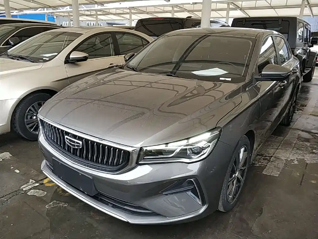 Geely Emgrand 2022
