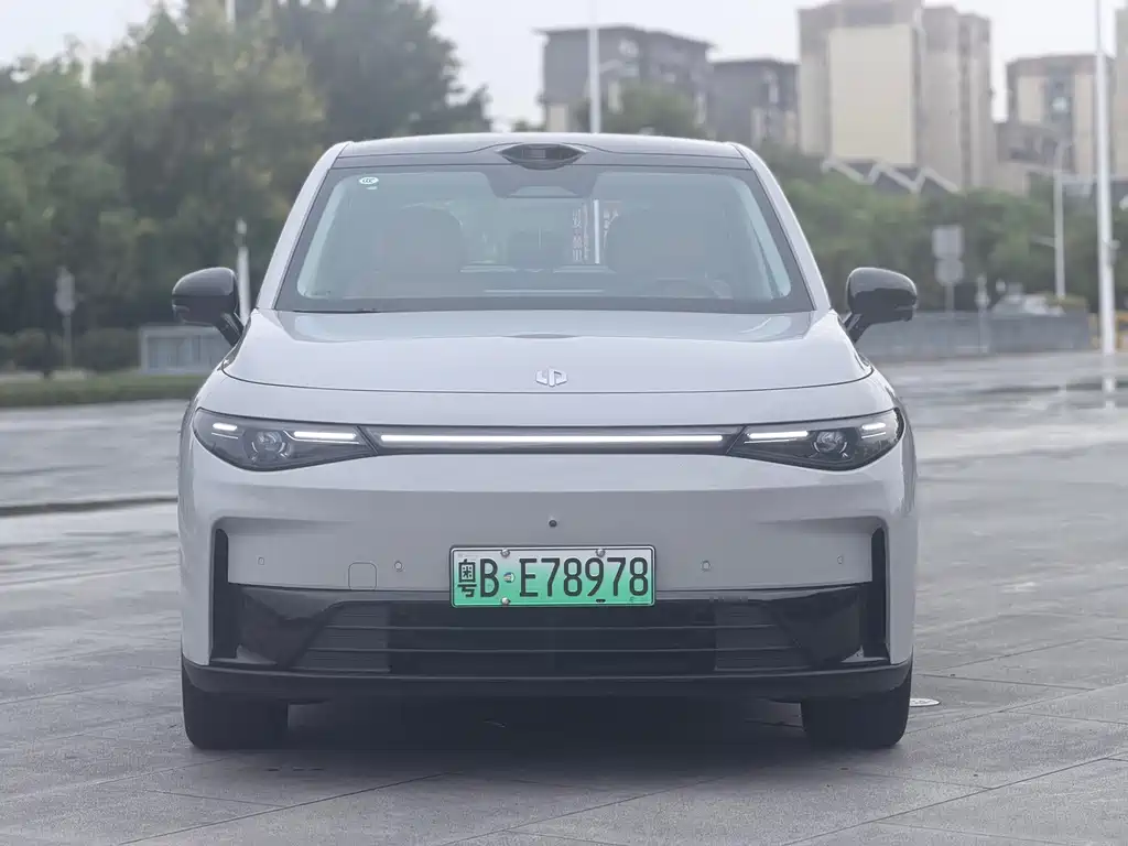 Leapmotor Leapmotor C10 — миниатюра 2