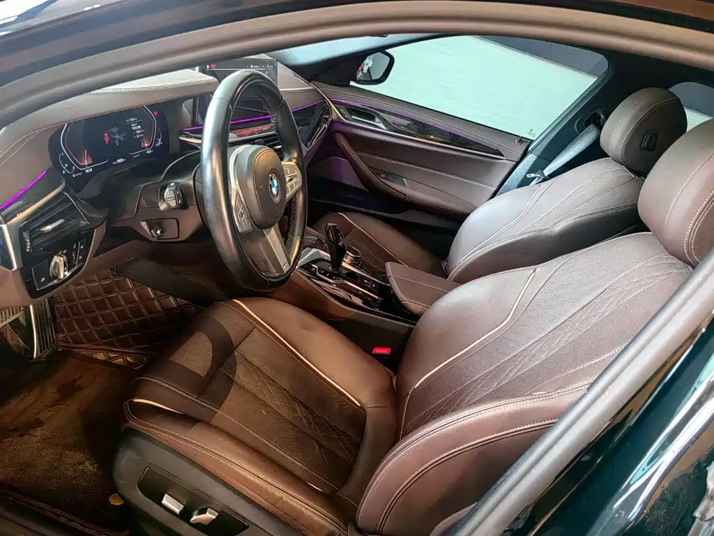 BMW 5 Series — миниатюра 7