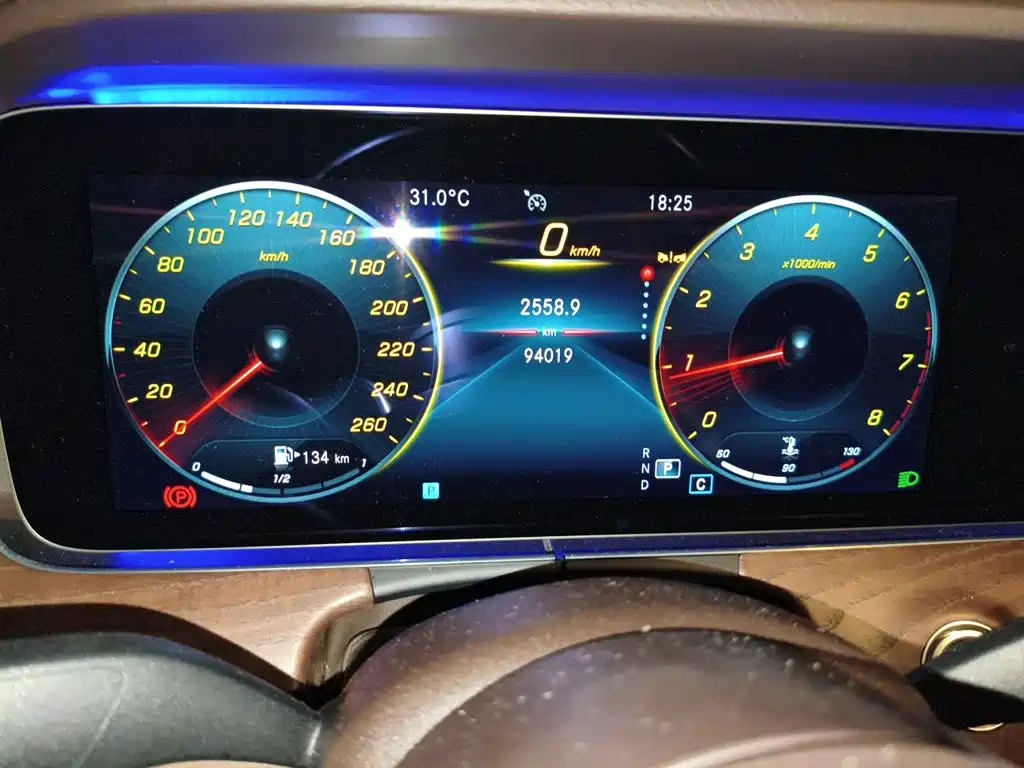 Mercedes-Benz E-Class — миниатюра 13