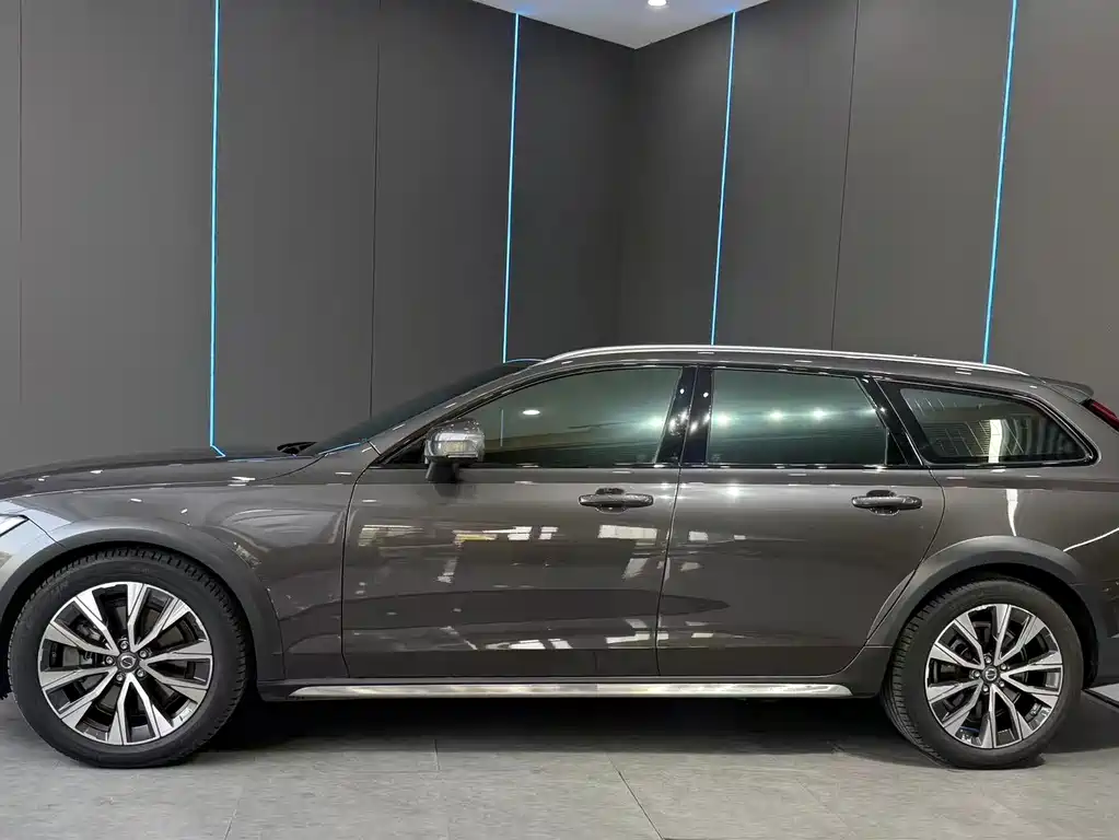Volvo V90 — миниатюра 5