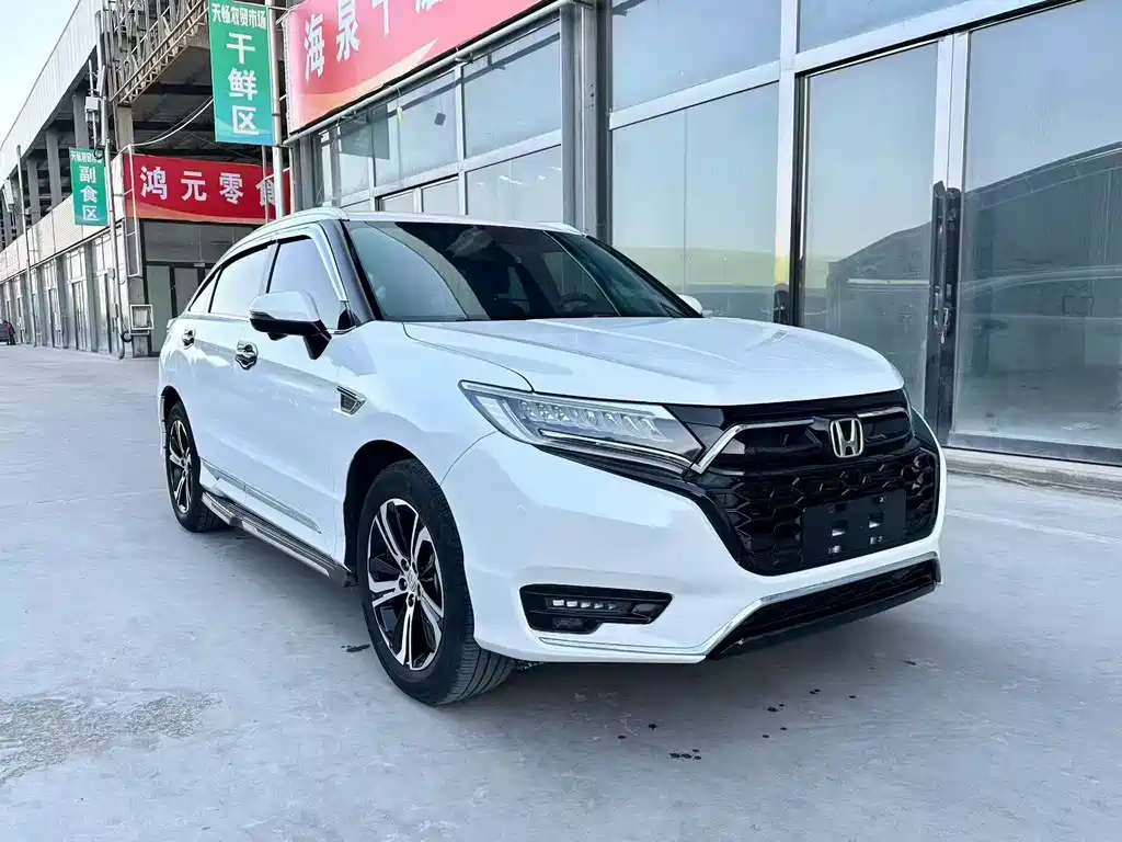 HONDA UR V