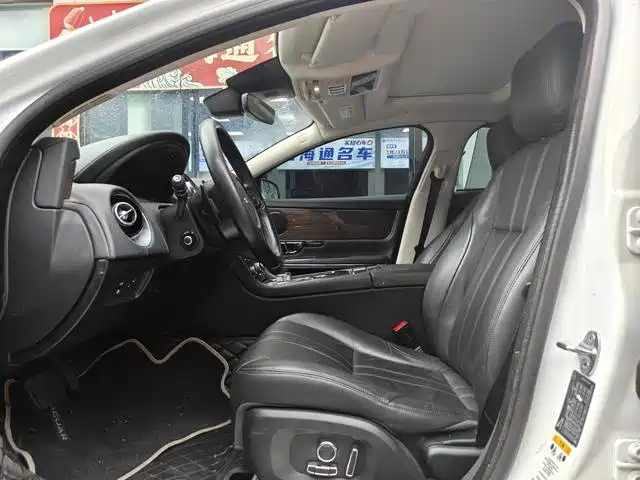 Jaguar XJ — миниатюра 11