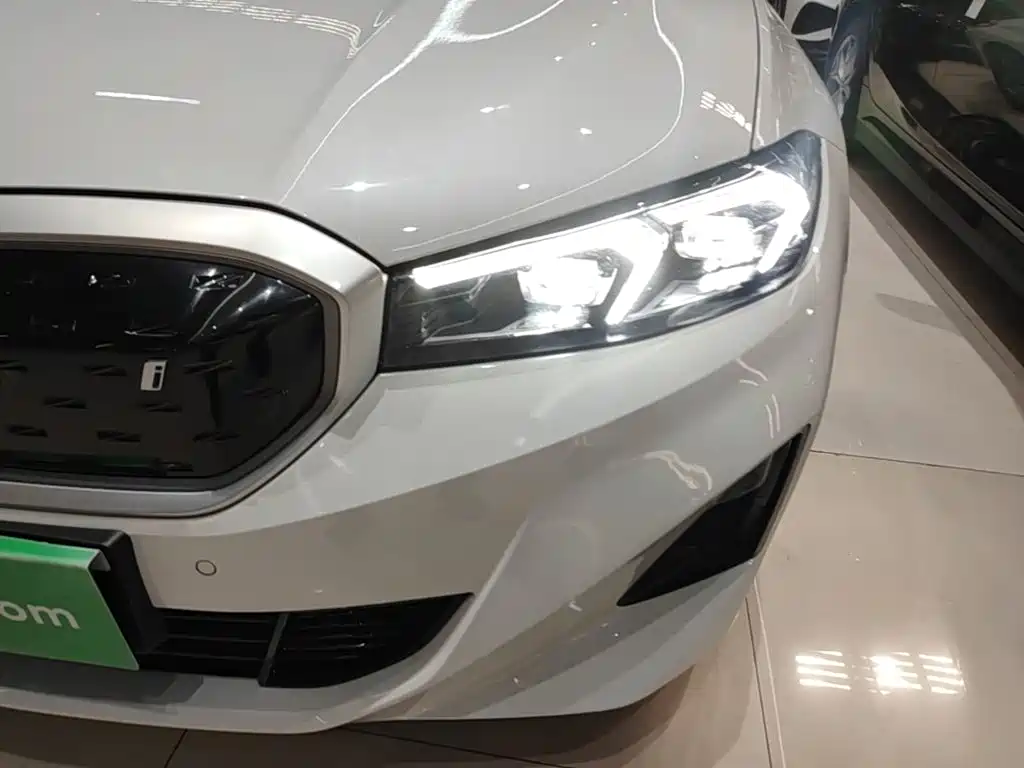 BMW i3 — миниатюра 24