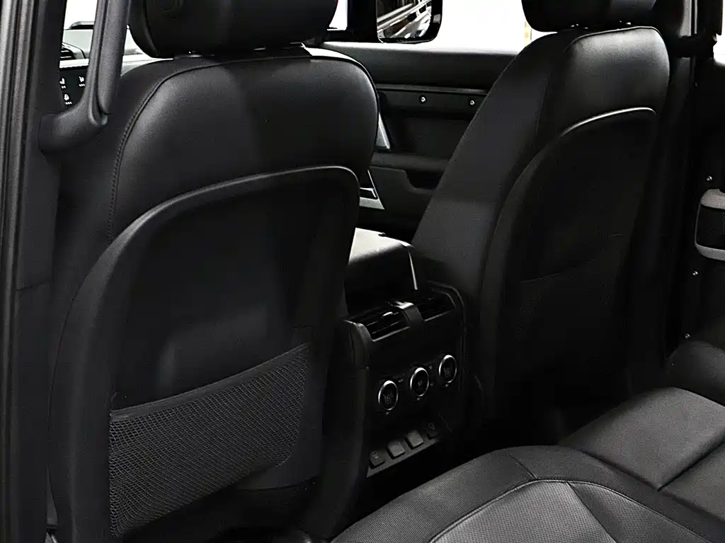 Land Rover Defender — миниатюра 13