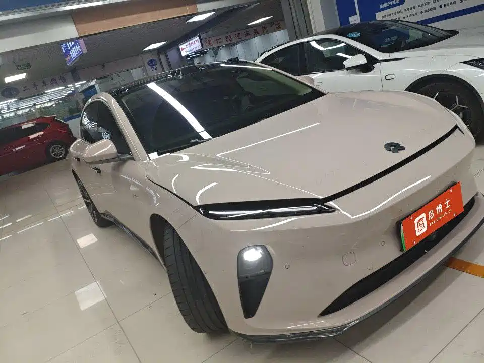 NIO ET5
