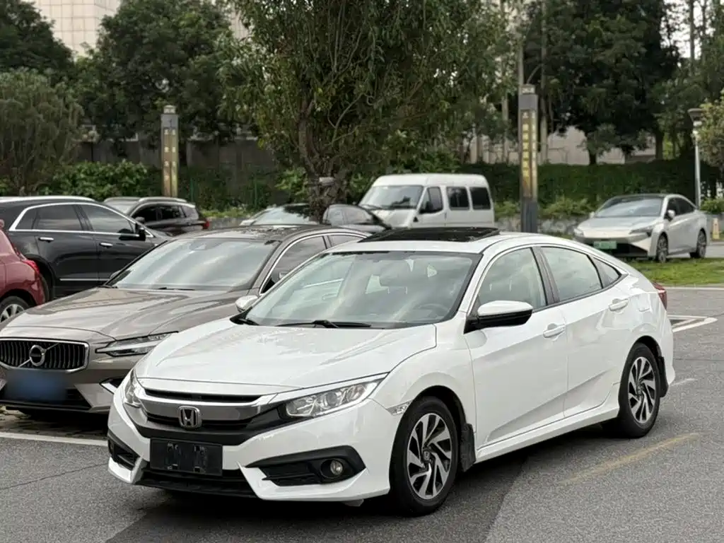 Honda Civic 2016 220TURBO CVT Luxury