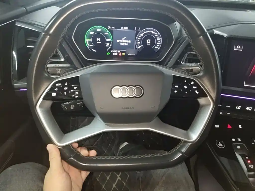 Audi Q4 e-tron — миниатюра 11