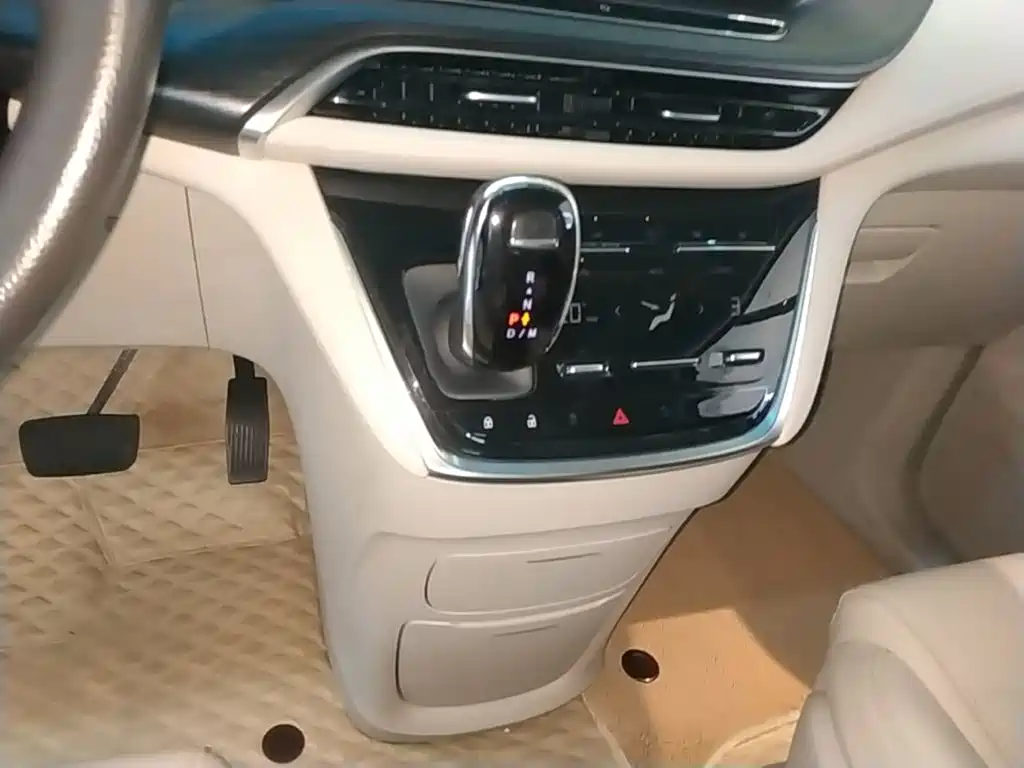 Buick GL8 — миниатюра 14