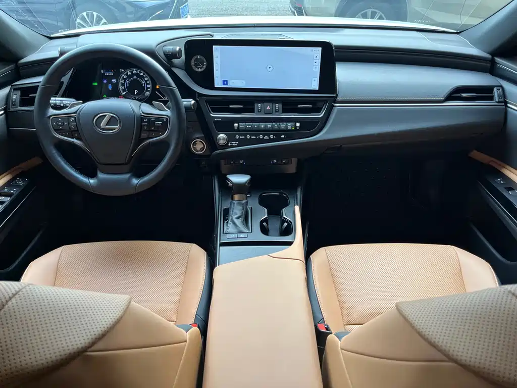 Lexus ES — миниатюра 16
