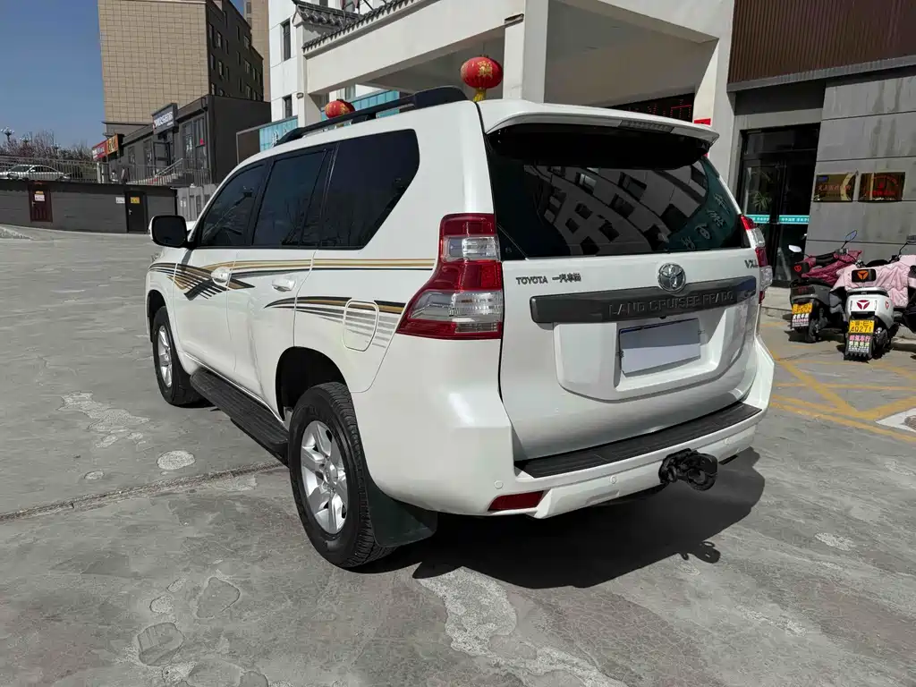 Toyota Land Cruiser Prado 2016 2.7L AT Standard