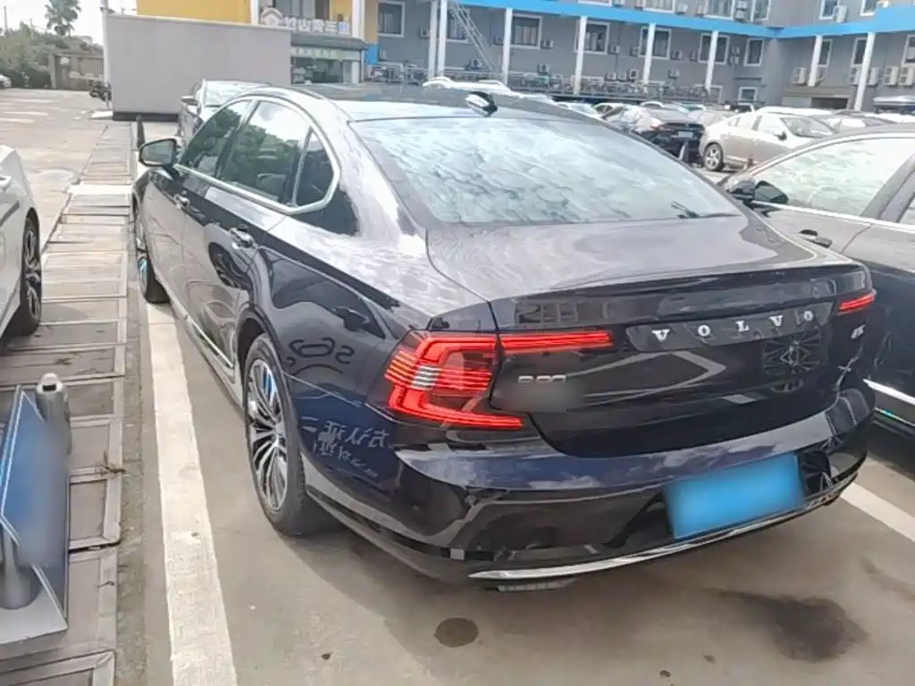 Volvo S90 — миниатюра 5