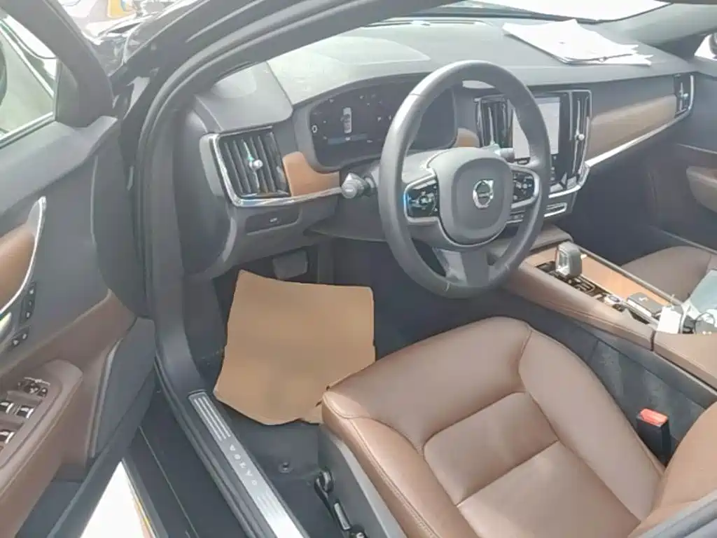 Volvo S90 — миниатюра 16