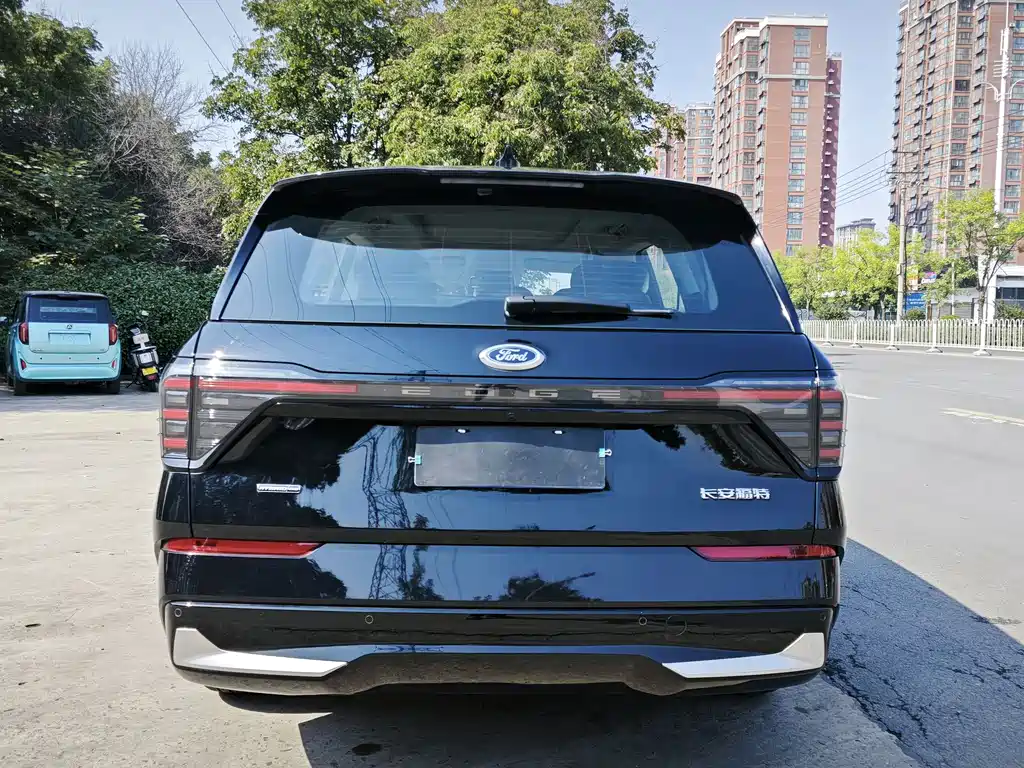 Ford Edge — миниатюра 8