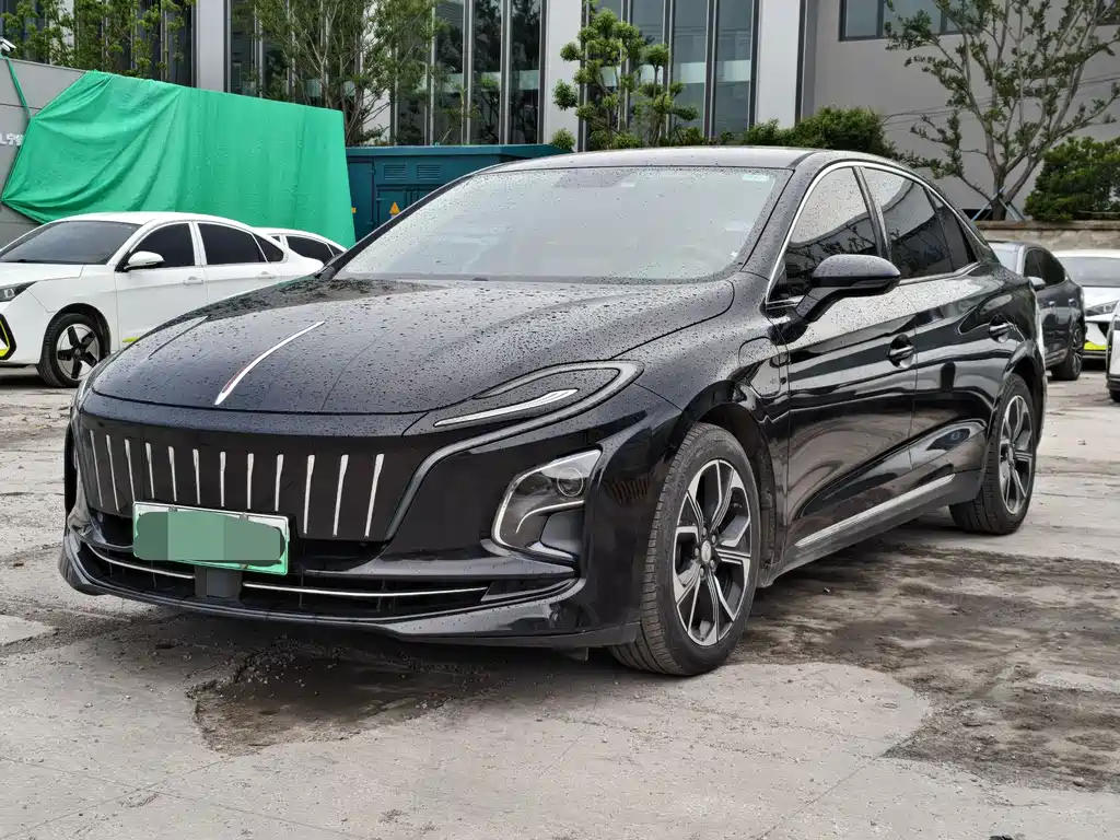 Hongqi E-QM5