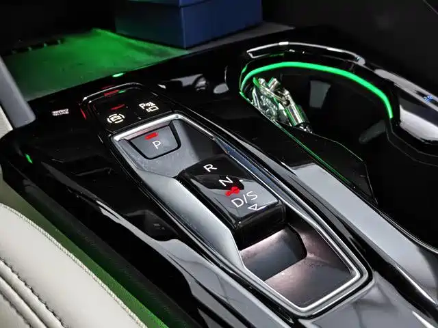 Audi Q5L — миниатюра 18