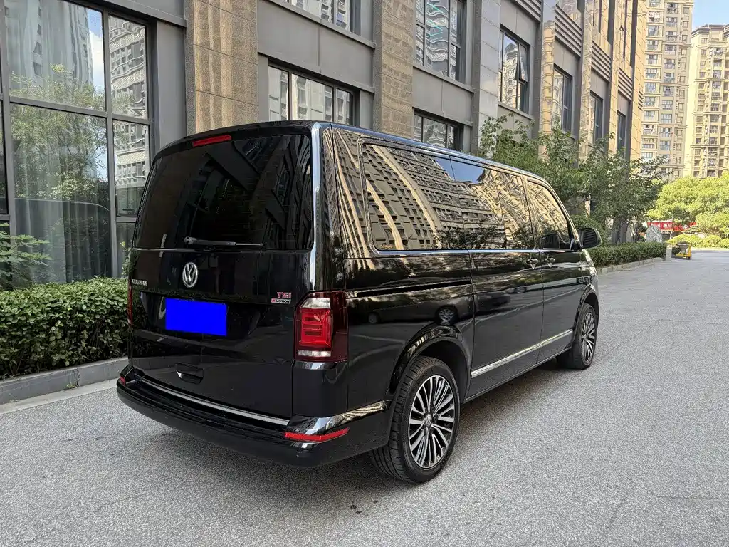 Volkswagen Multivan — миниатюра 4