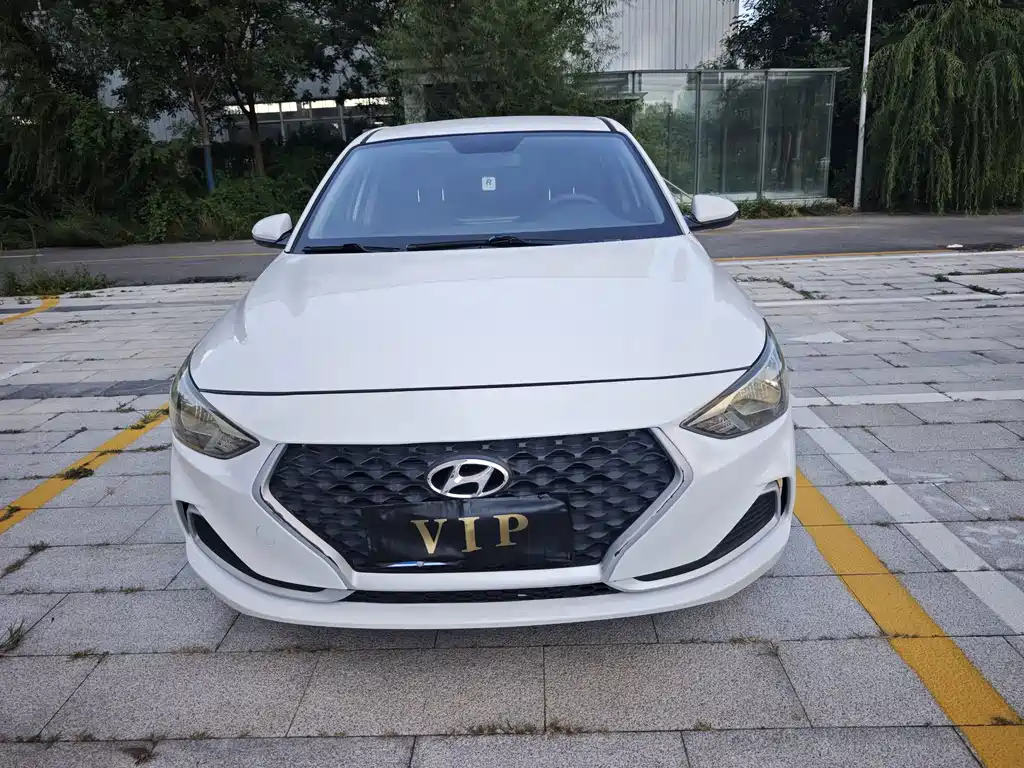 Hyundai Elantra — миниатюра 3