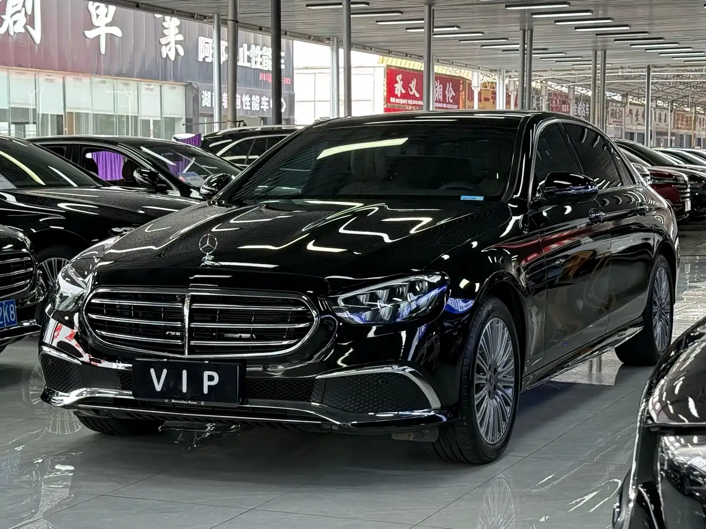 奔驰E级 2023款 E 300 L 运动豪华型 2023
