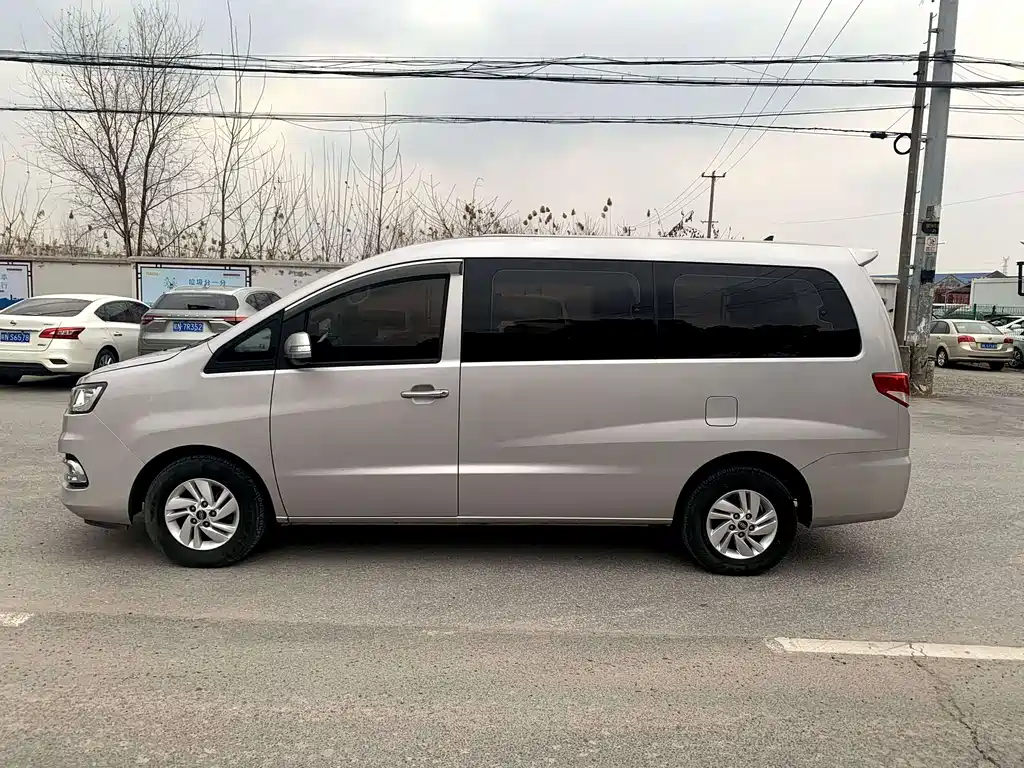 JAC M4 2016 2.0L MT Luxury