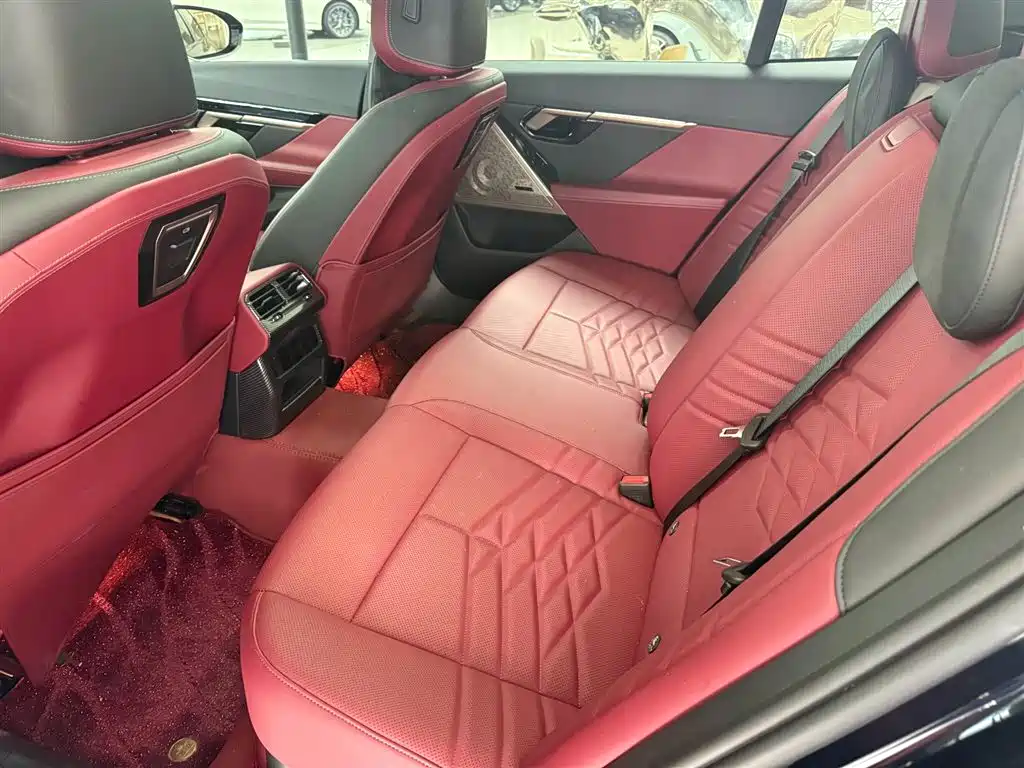 BMW 5 Series — миниатюра 14