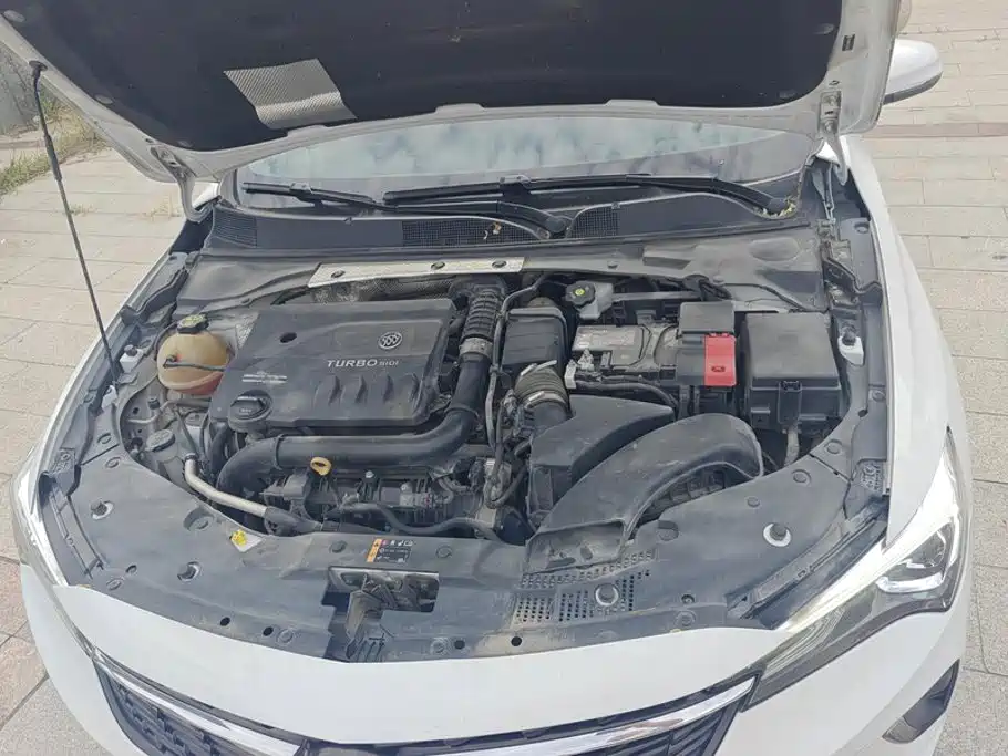 Buick Verano — миниатюра 10