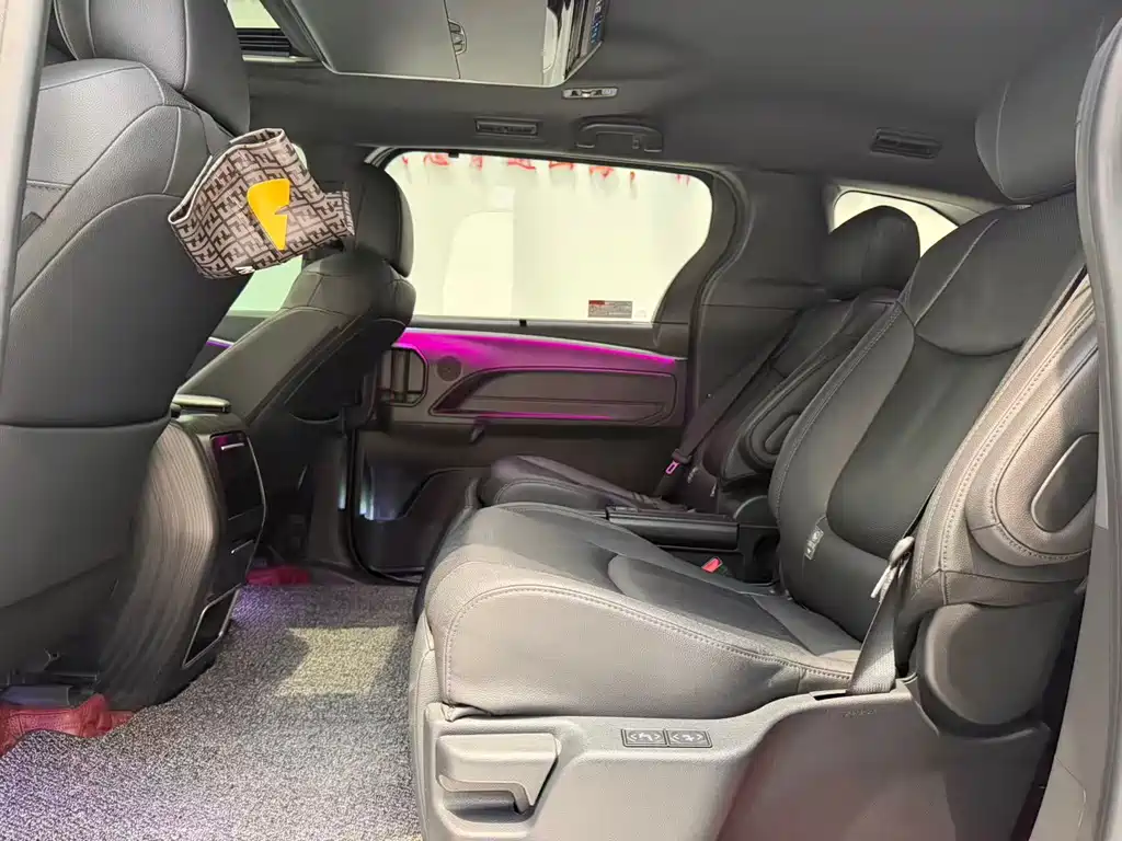 Toyota Sienna 2021 2.5L Luxury