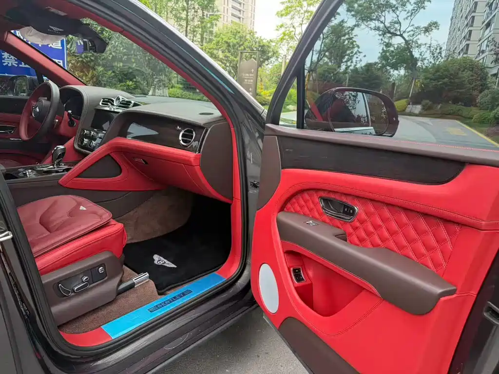 Bentley Bentayga — миниатюра 8
