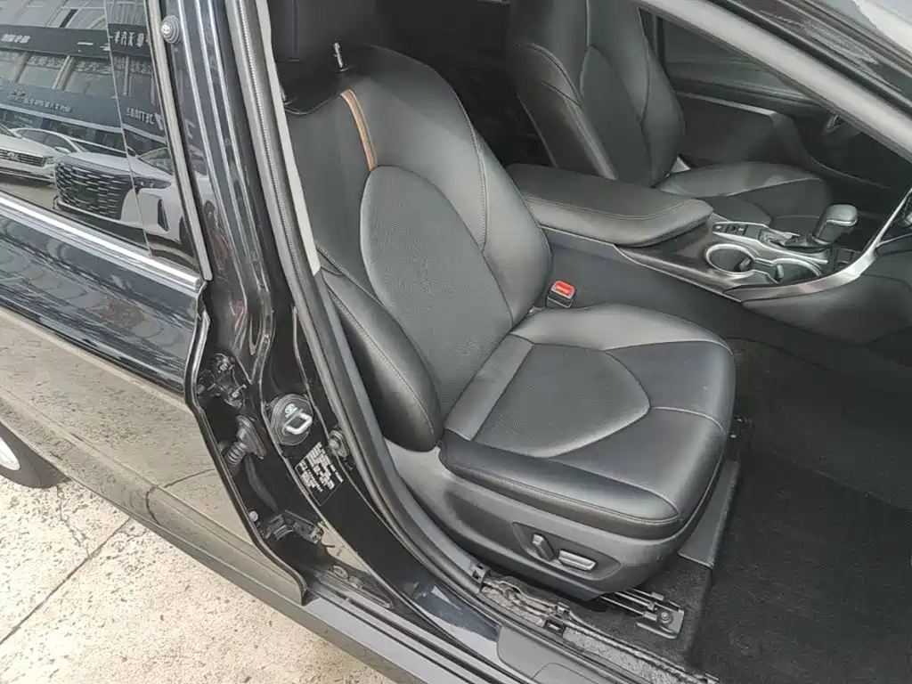 Toyota Camry — миниатюра 25