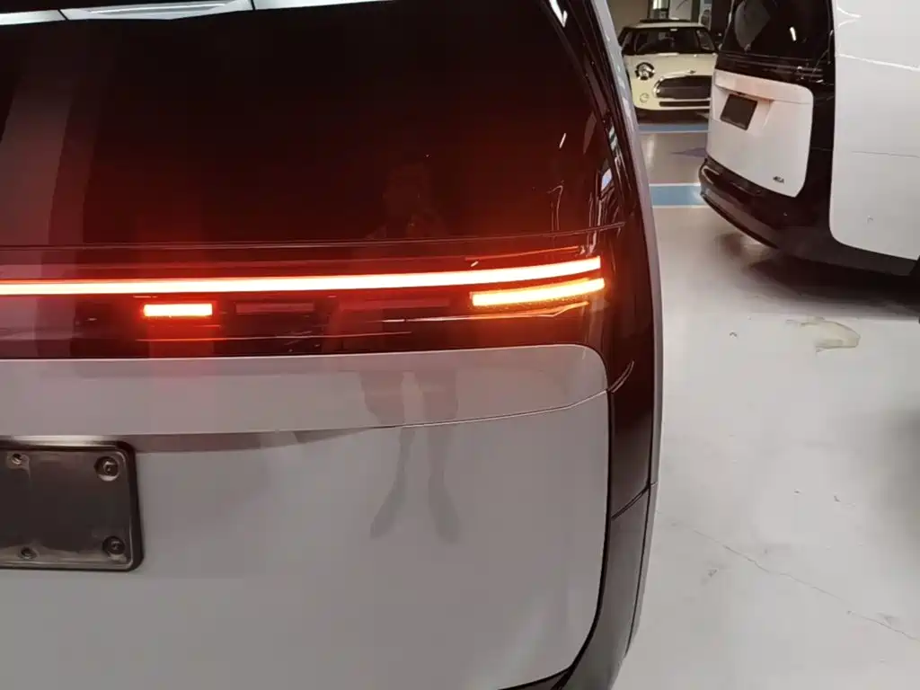 Li Auto Li MEGA — миниатюра 8