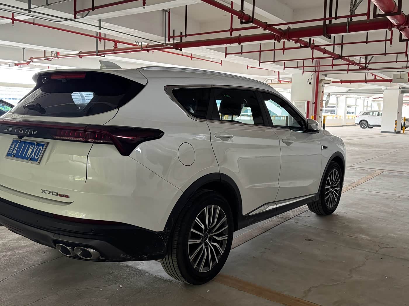 Jetour Jetour X70 PLUS 1.5 л 2024 г. Белый, пробег 22000 км
