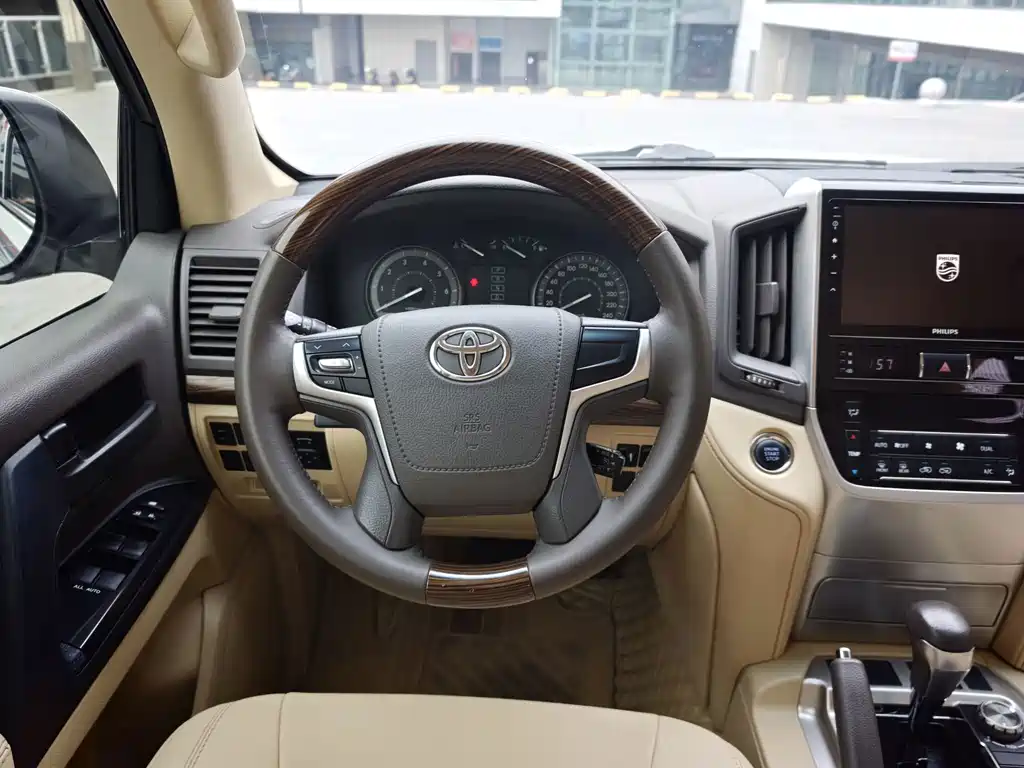 Toyota Land Cruiser — миниатюра 11