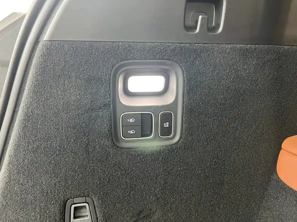 Li Auto Li L8 — миниатюра 45