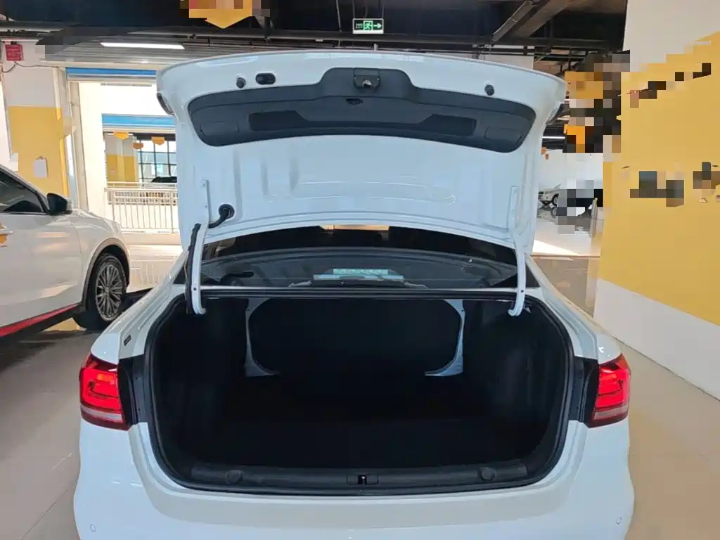 Volkswagen Lavida — миниатюра 19