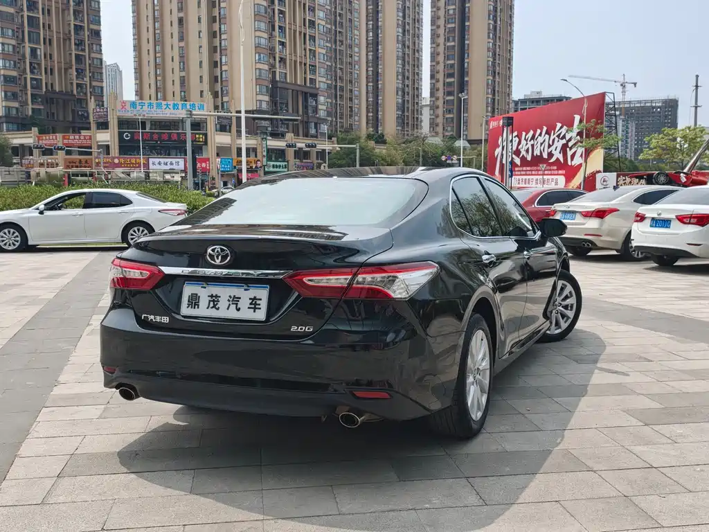 TOYOTA CAMRY