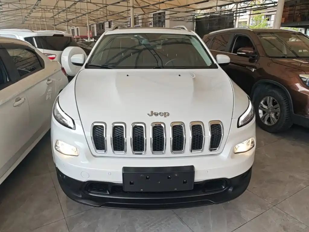 Jeep Cherokee — миниатюра 3