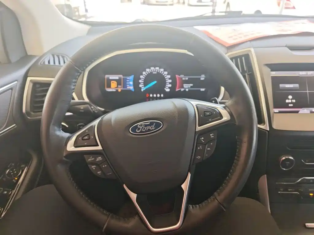 Ford Edge — миниатюра 11