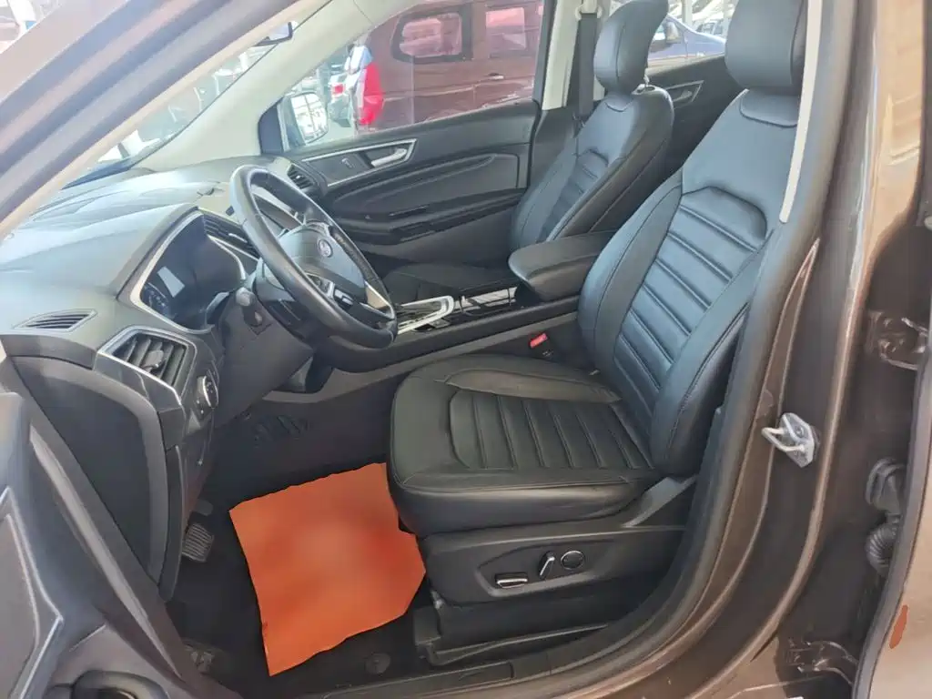 Ford Edge — миниатюра 15