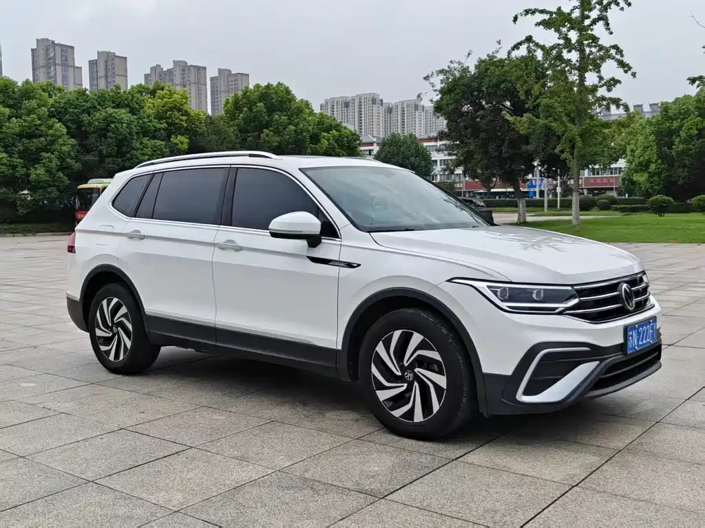 Volkswagen Tiguan L — миниатюра 3