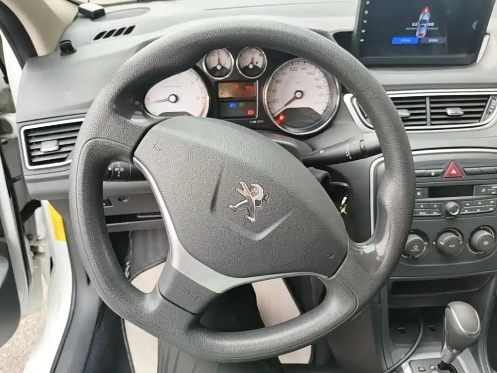 Peugeot 308 — миниатюра 11